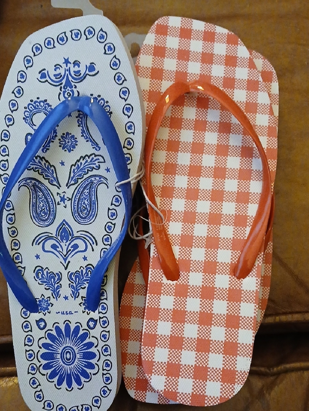NWOT. 2 Pr Thick Flip Flops Sz 8